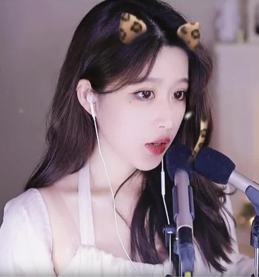 11190441.jpg ASMR 虎牙伊伊口音和放松耳部按摩